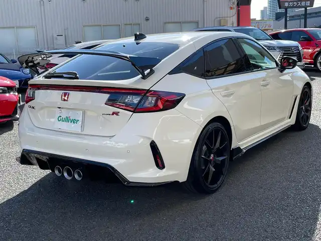 ホンダ シビック タイプR 神奈川県 2025(令7)年 0.1千km チャンピオンシップホワイト ワンオーナー/純正メモリーナビ・地デジTV/バックモニター/ビルトインETC2.0/純正USB/BT再生/純正19インチAW/ブレンボブレーキ/LEDヘッドライト/ホンダセンシング/レーダークルーズコントロール/PCS/LKA/BSM/標識検知/コーナーセンサー/プッシュスタート/スマートキー×2/純正フロアマット/保証書・取説あり
