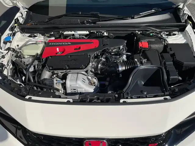 ホンダ シビック タイプR 神奈川県 2025(令7)年 0.1千km チャンピオンシップホワイト ワンオーナー/純正メモリーナビ・地デジTV/バックモニター/ビルトインETC2.0/純正USB/BT再生/純正19インチAW/ブレンボブレーキ/LEDヘッドライト/ホンダセンシング/レーダークルーズコントロール/PCS/LKA/BSM/標識検知/コーナーセンサー/プッシュスタート/スマートキー×2/純正フロアマット/保証書・取説あり
