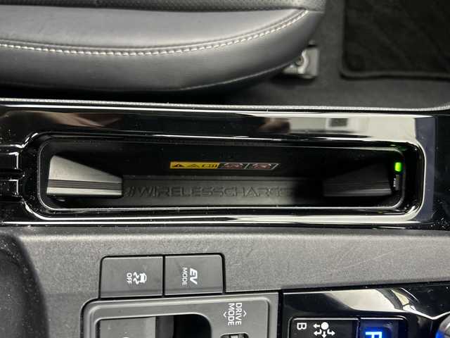 トヨタ プリウス Z 愛知県 2023(令5)年 3.9万km プラチナホワイトパールマイカ 禁煙車/純正12.3インチナビ/（AM/FM/Bluetooth/USB/フルセグTV/HDMI)/全方位カメラ/ワイヤレス充電/AC100V電源/トヨタセーフティセンス/・プリクラッシュセーフティ/・レーントレーシングアシスト/・レーンディパーチャーアラート/・ブラインドスポットモニター/・パーキングセンサー/・フロントクロストラフィックアラート/・リアクロストラフィックアラート/・レーンチェンジアシスト/・オートマチックハイビーム/・レーダークルーズコントロール/・ロードサインアシスト/パーキングアシスト/デジタルインナーミラー/ETC2.0/前後ドライブレコーダー（ナビ内蔵）/前席シートヒーター/前席シートベンチレーション/パワーシート/メモリシート/ステアリングヒーター/パワーバックドア/スマートキー/プッシュスタート/LEDヘッドライト/フロントフォグランプ/オートライト/フロアマット/横滑り防止装置/電子パーキングブレーキ/オートホールド/電動格納ミラー/ステアリングスイッチ