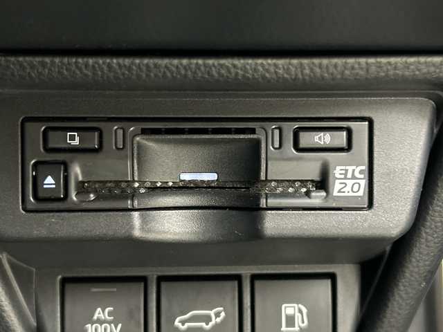 トヨタ プリウス Z 愛知県 2023(令5)年 3.9万km プラチナホワイトパールマイカ 禁煙車/純正12.3インチナビ/（AM/FM/Bluetooth/USB/フルセグTV/HDMI)/全方位カメラ/ワイヤレス充電/AC100V電源/トヨタセーフティセンス/・プリクラッシュセーフティ/・レーントレーシングアシスト/・レーンディパーチャーアラート/・ブラインドスポットモニター/・パーキングセンサー/・フロントクロストラフィックアラート/・リアクロストラフィックアラート/・レーンチェンジアシスト/・オートマチックハイビーム/・レーダークルーズコントロール/・ロードサインアシスト/パーキングアシスト/デジタルインナーミラー/ETC2.0/前後ドライブレコーダー（ナビ内蔵）/前席シートヒーター/前席シートベンチレーション/パワーシート/メモリシート/ステアリングヒーター/パワーバックドア/スマートキー/プッシュスタート/LEDヘッドライト/フロントフォグランプ/オートライト/フロアマット/横滑り防止装置/電子パーキングブレーキ/オートホールド/電動格納ミラー/ステアリングスイッチ