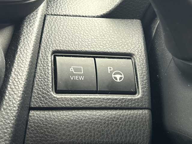 トヨタ プリウス Z 愛知県 2023(令5)年 3.9万km プラチナホワイトパールマイカ 禁煙車/純正12.3インチナビ/（AM/FM/Bluetooth/USB/フルセグTV/HDMI)/全方位カメラ/ワイヤレス充電/AC100V電源/トヨタセーフティセンス/・プリクラッシュセーフティ/・レーントレーシングアシスト/・レーンディパーチャーアラート/・ブラインドスポットモニター/・パーキングセンサー/・フロントクロストラフィックアラート/・リアクロストラフィックアラート/・レーンチェンジアシスト/・オートマチックハイビーム/・レーダークルーズコントロール/・ロードサインアシスト/パーキングアシスト/デジタルインナーミラー/ETC2.0/前後ドライブレコーダー（ナビ内蔵）/前席シートヒーター/前席シートベンチレーション/パワーシート/メモリシート/ステアリングヒーター/パワーバックドア/スマートキー/プッシュスタート/LEDヘッドライト/フロントフォグランプ/オートライト/フロアマット/横滑り防止装置/電子パーキングブレーキ/オートホールド/電動格納ミラー/ステアリングスイッチ