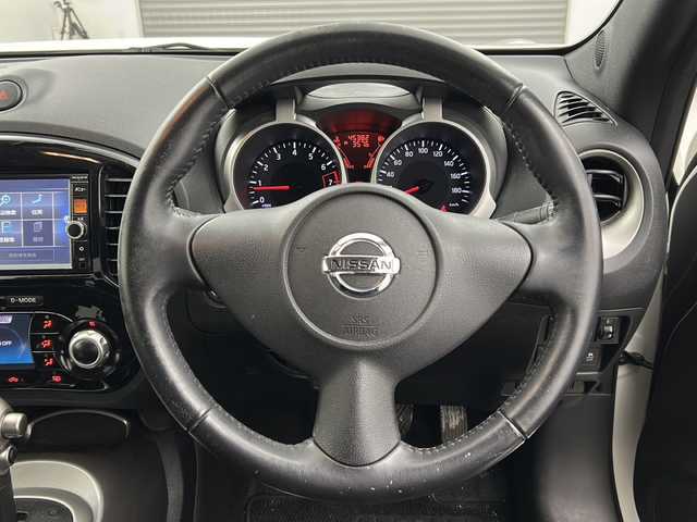 日産 ジューク 15RX 三重県 2015(平27)年 4.6万km ブリリアントホワイトパール 禁煙車/純正SDナビ/CD/DVD/SD/BT/フルセグTV/ETC/プッシュスタート/電動格納ミラー/オートライト/スマートキー