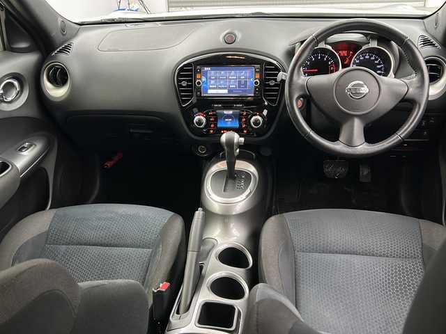 日産 ジューク 15RX 三重県 2015(平27)年 4.6万km ブリリアントホワイトパール 禁煙車/純正SDナビ/CD/DVD/SD/BT/フルセグTV/ETC/プッシュスタート/電動格納ミラー/オートライト/スマートキー