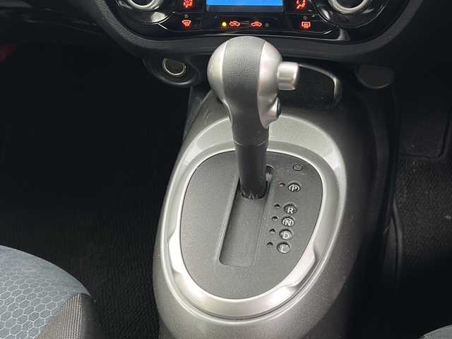 日産 ジューク 15RX 三重県 2015(平27)年 4.6万km ブリリアントホワイトパール 禁煙車/純正SDナビ/CD/DVD/SD/BT/フルセグTV/ETC/プッシュスタート/電動格納ミラー/オートライト/スマートキー