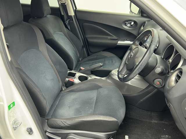 日産 ジューク 15RX 三重県 2015(平27)年 4.6万km ブリリアントホワイトパール 禁煙車/純正SDナビ/CD/DVD/SD/BT/フルセグTV/ETC/プッシュスタート/電動格納ミラー/オートライト/スマートキー