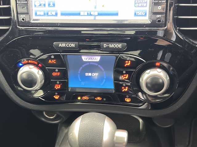 日産 ジューク 15RX 三重県 2015(平27)年 4.6万km ブリリアントホワイトパール 禁煙車/純正SDナビ/CD/DVD/SD/BT/フルセグTV/ETC/プッシュスタート/電動格納ミラー/オートライト/スマートキー