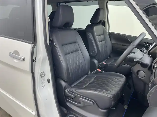 日産 セレナ e－パワー ハイウェイスター G 岡山県 2020(令2)年 3.8万km ブリリアントホワイトパール プロパイロット/１１インチフリップダウンモニター/純正１０インチナビ/（Bluetooth/フルセグTV/CD/DVD/Blu-ray）/合皮シート/エマージェンシーブレーキ/アラウンドビューモニター/デジタルインナーミラー/ビルトインＥＴＣ/ＬＥＤヘッドライト/オートハイビーム/ブラインドスポットモニター/ドライブレコーダー（前）/シートヒーター/ステアリングヒーター/オートホールド/両側パワースライドドア/取扱説明書