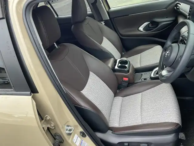 トヨタ ヤリスクロス Z 宮城県 2021(令3)年 2.8万km ベージュ 純正ディスプレイオーディオ　MAP無（FM:AM:BT）/レーダークルーズコントロール/レーンキープアシスト/全周囲カメラ/バックカメラ/D/Nシートヒーター/D席パワーシート/BSM/社外ドラレコ前後/プリクラッシュセーフティー/パワーバックドア/ブレーキホールド/ビルトインETC/コーナーセンサー