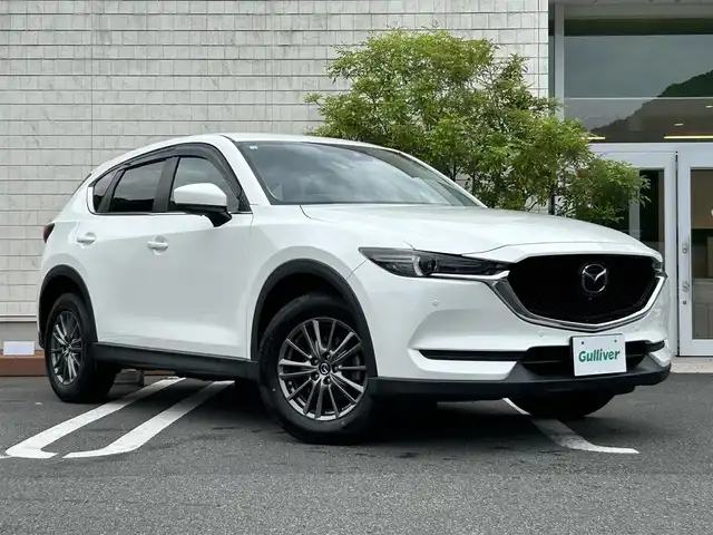 マツダ ＣＸ－５ XD スマートエディション 愛媛県 2020(令2)年 8万km スノーフレイクホワイトパールマイカ 純正ナビ（マツダコネクト）/・Bluetooth/・CD/DVD/・USB/・FM/AM/フルセグTV/３６０°ビュー・モニター/ETC/USB入力端子/レーダークルーズコントロール/ヘッドアップディスプレイ/衝突軽減システム/レーンキープアシスト/オートライト/コーナーセンサー/純正17インチAW/純正フロアマット/LEDヘッドライト/革巻きステアリング/ステアリングスイッチ/電動パーキングブレーキ/スマートキー/スペアキー/取扱説明書