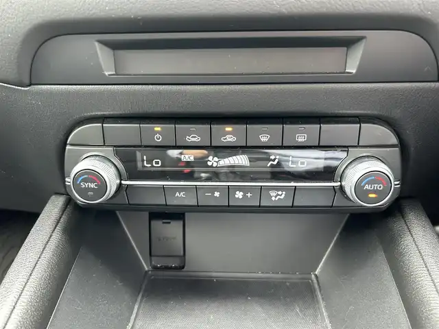 マツダ ＣＸ－５ XD スマートエディション 愛媛県 2020(令2)年 8万km スノーフレイクホワイトパールマイカ 純正ナビ（マツダコネクト）/・Bluetooth/・CD/DVD/・USB/・FM/AM/フルセグTV/３６０°ビュー・モニター/ETC/USB入力端子/レーダークルーズコントロール/ヘッドアップディスプレイ/衝突軽減システム/レーンキープアシスト/オートライト/コーナーセンサー/純正17インチAW/純正フロアマット/LEDヘッドライト/革巻きステアリング/ステアリングスイッチ/電動パーキングブレーキ/スマートキー/スペアキー/取扱説明書
