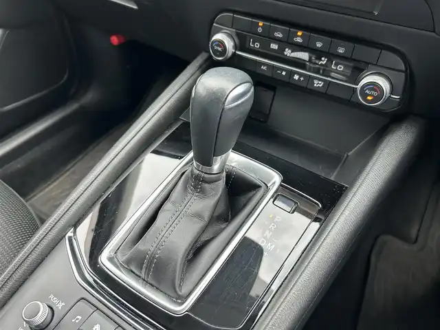 マツダ ＣＸ－５ XD スマートエディション 愛媛県 2020(令2)年 8万km スノーフレイクホワイトパールマイカ 純正ナビ（マツダコネクト）/・Bluetooth/・CD/DVD/・USB/・FM/AM/フルセグTV/３６０°ビュー・モニター/ETC/USB入力端子/レーダークルーズコントロール/ヘッドアップディスプレイ/衝突軽減システム/レーンキープアシスト/オートライト/コーナーセンサー/純正17インチAW/純正フロアマット/LEDヘッドライト/革巻きステアリング/ステアリングスイッチ/電動パーキングブレーキ/スマートキー/スペアキー/取扱説明書