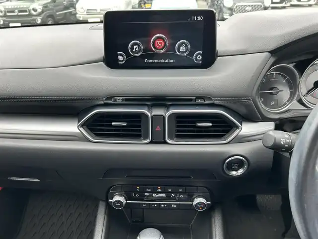 マツダ ＣＸ－５ XD スマートエディション 愛媛県 2020(令2)年 8万km スノーフレイクホワイトパールマイカ 純正ナビ（マツダコネクト）/・Bluetooth/・CD/DVD/・USB/・FM/AM/フルセグTV/３６０°ビュー・モニター/ETC/USB入力端子/レーダークルーズコントロール/ヘッドアップディスプレイ/衝突軽減システム/レーンキープアシスト/オートライト/コーナーセンサー/純正17インチAW/純正フロアマット/LEDヘッドライト/革巻きステアリング/ステアリングスイッチ/電動パーキングブレーキ/スマートキー/スペアキー/取扱説明書