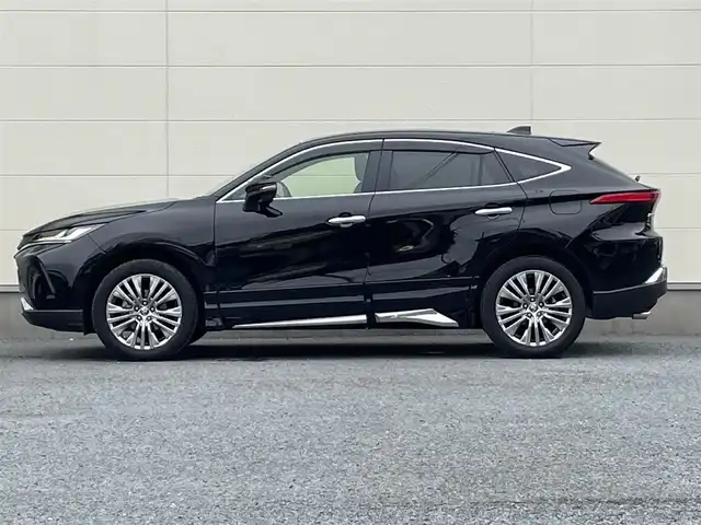 トヨタ ハリアー Z レザーパッケージ 茨城県 2022(令4)年 4.7万km ブラック 革巻きステアリング/調光パノラマルーフ/12インチメーカーナビ/JBLサウンド/バックカメラ/パワーバックドア/デジタルインナーミラー/LEDヘッドライト/ハーフレザーシート/メモリーパワーシート/シートヒーター/シートベンチレーション/トヨタセーフティセンス/レーダークルーズコントロール/モデリスタ製サイドエアロ/ヘッドアップディスプレイ/BSM/ワイヤレス充電器/寒冷地仕様