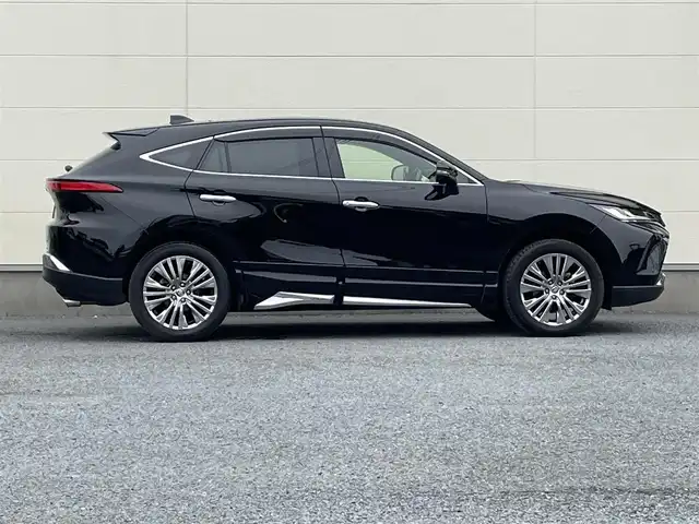 トヨタ ハリアー Z レザーパッケージ 茨城県 2022(令4)年 4.7万km ブラック 革巻きステアリング/調光パノラマルーフ/12インチメーカーナビ/JBLサウンド/バックカメラ/パワーバックドア/デジタルインナーミラー/LEDヘッドライト/ハーフレザーシート/メモリーパワーシート/シートヒーター/シートベンチレーション/トヨタセーフティセンス/レーダークルーズコントロール/モデリスタ製サイドエアロ/ヘッドアップディスプレイ/BSM/ワイヤレス充電器/寒冷地仕様