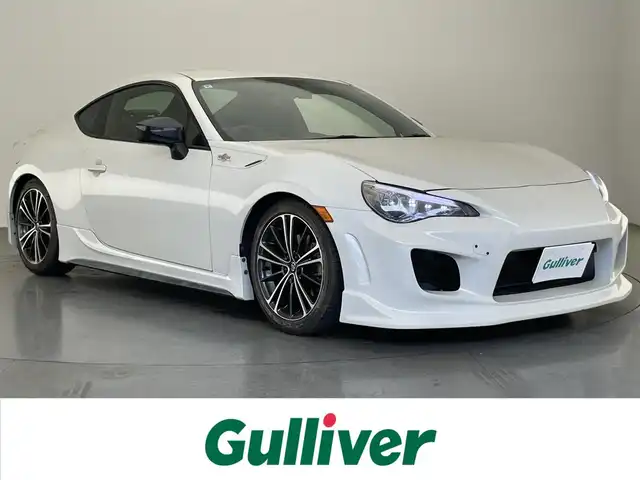 トヨタ ８６ GT 愛知県 2015(平27)年 5万km クリスタルホワイトパール ６速ＭＴ車　純正メモリナビ　フルセグＴＶ　Ｂｌｕｅｔｏｏｔｈ　バックカメラ　ＨＫＳ車高調　ＴＲＤ４本出しマフラー　社外エアロ　社外ランプ　シーケンシャルウィンカー　ＥＴＣ　純正１７インチアルミ　禁煙車