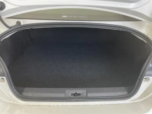 トヨタ ８６ GT 愛知県 2015(平27)年 5万km クリスタルホワイトパール ６速ＭＴ車　純正メモリナビ　フルセグＴＶ　Ｂｌｕｅｔｏｏｔｈ　バックカメラ　ＨＫＳ車高調　ＴＲＤ４本出しマフラー　社外エアロ　社外ランプ　シーケンシャルウィンカー　ＥＴＣ　純正１７インチアルミ　禁煙車