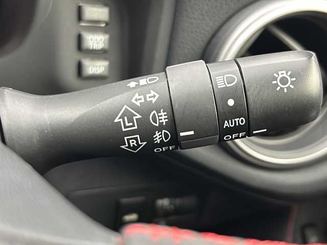 トヨタ ８６ GT 大阪府 2015(平27)年 5万km クリスタルホワイトパール 純正ナビ/社外フロントバンパー/TRDリアバンパー/TRDリアスポイラー/TRD４本出しマフラー/HKS車高調/BLITZサクションキット/社外ライト/シーケンシャルウィンカー/純正AW/バックカメラ/フルセグTV/Bluetooth/ETC