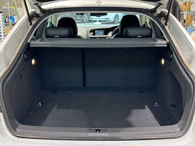 アウディ Ａ５ SB 2．0 TFSI クワトロ 宮城県 2014(平26)年 7.1万km グレイシアホワイトメタリック 純正ナビ/バックカメラ/衝突軽減装置/MMIコントロールコンソール/前後コーナーセンサー/パドルシフト/パワーシート/レザーシート/シートヒーター/LEDヘッドライト/フォグランプ/純正ビルドインETC/純正１８インチアルミホイール/純正フロアマット/Bluetooth接続/フルセグTV/TVキャンセラー/ICターボ/横滑り防止装置