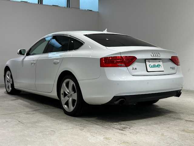 アウディ Ａ５ SB 2．0 TFSI クワトロ 宮城県 2014(平26)年 7.1万km グレイシアホワイトメタリック 純正ナビ/バックカメラ/衝突軽減装置/MMIコントロールコンソール/前後コーナーセンサー/パドルシフト/パワーシート/レザーシート/シートヒーター/LEDヘッドライト/フォグランプ/純正ビルドインETC/純正１８インチアルミホイール/純正フロアマット/Bluetooth接続/フルセグTV/TVキャンセラー/ICターボ/横滑り防止装置