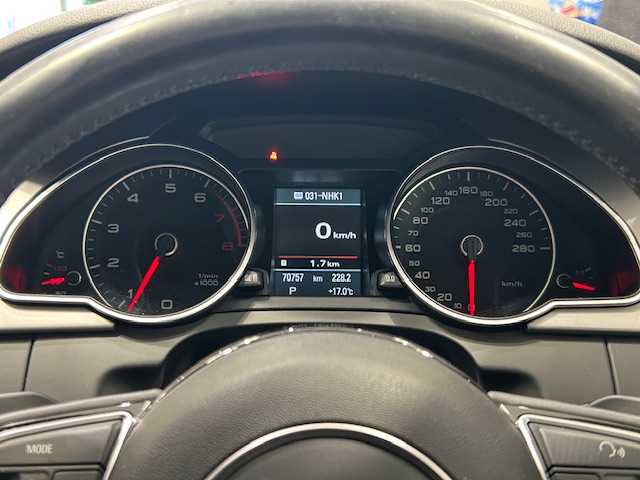 アウディ Ａ５ SB 2．0 TFSI クワトロ 宮城県 2014(平26)年 7.1万km グレイシアホワイトメタリック 衝突軽減装置/純正ナビ/・フルセグTV/Bluetooth/CD/DVD/・バックカメラ/・ビルトインETC/電子パーキング/コーナーセンサー/革巻きステアリング/・ステアリングリモコン/・パドルシフト/レザーシート/・シートヒーター(運転席/助手席)/・パワーシート(運転席/助手席)/プッシュスタート/・スマートキー/LEDヘッドライト/純正18インチAW/フロアマット