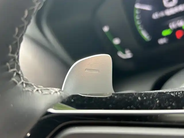 ホンダ ＺＲ－Ｖ ハイブリッド e:HEV Z 福島県 2023(令5)年 1.3万km ワイン 登録時走行距離：12375KM/4WD/純正ナビ/(フルセグTV/BT/AM/FM/USB)/パワーアウトレット/プッシュスタート/ビルトインETC2.0/左右独立エアコン/シートヒーター/（D席/P席）/ステアリングヒーター/パワーシート/（D席/P席）/メモリーシート/レザーシート/ISOFIX/パドルシフト/追従クルコン/ステアリングスイッチ/パワーバックドア/電動格納ミラー/ウィンカーミラー/純正AW/コーナーセンサー/純正LEDヘッドライト/横滑り防止装置/オートライト/アラウンドビューモニター/自動防眩インナーミラー/ボタン式シフトレバー/走行モード切替/（スポーツ/コンフォート/スノウ）/ヒルディセントコントロール/カーテンシールドエアバック/（F/R）