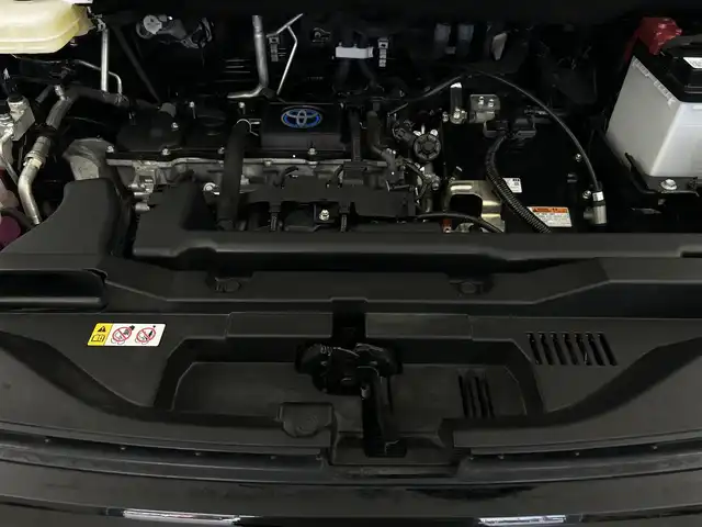 トヨタ ヴォクシー ハイブリッド S－Z 千葉県 2022(令4)年 2.5万km アティチュードブラックマイカ 禁煙車/13.2型有機EL後席ディスプレイ/トヨタセーフティセンス/　・プリクラッシュセーフティ/　・オートマチックハイビーム /　・レーンディパーチャーアラート（LDA）/　・ロードサインアシスト（RSA）（道路標識認識支援）/　・先行車発進お知らせ機能/快適利便パッケージ/　・ハンズフリーデュアルパワースライドドア/　・パワーバックドア/　・ステアリングヒーター/　・２列目オットマン/シートヒーター/   ・ナノイーX/10.5インチディスプレイオーディオ/　・CD/DVD TVキッド付き/HDMI端子/ETC2.0/両側パワースライドドア/レーダークルーズコントロール/コーナーセンサー/AC100V/純正17インチアルミホイール