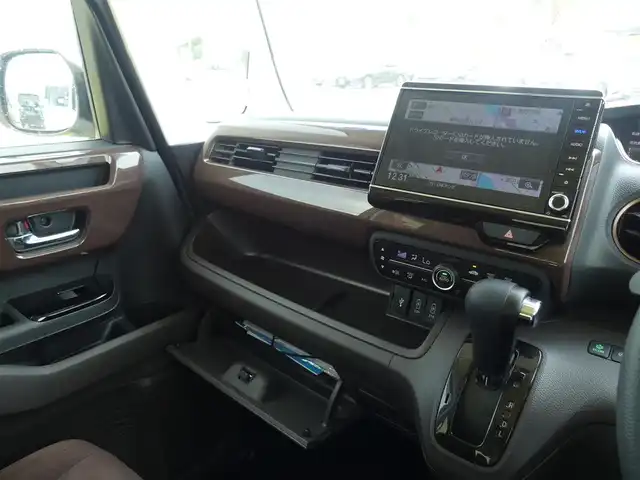 ホンダ Ｎ ＢＯＸ G･EX Hセンシング カッパーブラウンスタイル 千葉県 2019(平31)年 3.3万km プラチナホワイトパール ホンダセンシング/・衝突軽減ブレーキ（CMBS）/・車線維持支援システム（LKAS）/・アダプティブクルーズコントロール（ACC）/・後方誤発進抑制機能/・誤発進抑制機能/両側パワースライドドア/純正メモリーナビ/地デジTV/【DVD/CD再生機能　Bluetooth接続】/バックカメラ/ドライブレコーダー/ETC/LEDヘッドライト/ウインカーミラー/リアコーナーセンサー/スマートキー