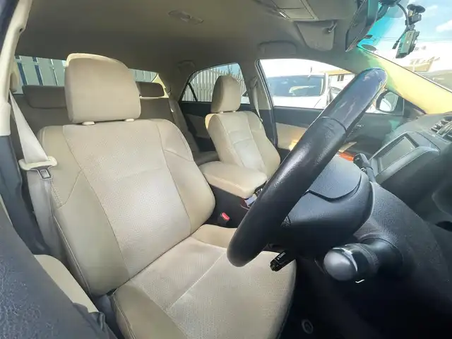 トヨタ マークＸ PREMIUM 愛知県 2012(平24)年 10.6万km ホワイトパールクリスタルシャイン (株)IDOMが運営する【じしゃロン名古屋鳴海店】の自社ローン対象車両になります。こちらは現金ご利用時の価格です。自社ローンご希望の方は別途その旨お申付け下さい。/純正SDナビ/Bluetooth/DVD再生/バックカメラ/ビルトインETC/ドライブレコーダー/前席パワーシート/前席シートヒーター/純正フロアマット/横滑り防止装置/オートライト/キセノンヘッドライト/W+サイド+カーテンエアバッグ/社外車高調