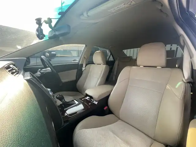 トヨタ マークＸ PREMIUM 愛知県 2012(平24)年 10.6万km ホワイトパールクリスタルシャイン (株)IDOMが運営する【じしゃロン名古屋鳴海店】の自社ローン対象車両になります。こちらは現金ご利用時の価格です。自社ローンご希望の方は別途その旨お申付け下さい。/純正SDナビ/Bluetooth/DVD再生/バックカメラ/ビルトインETC/ドライブレコーダー/前席パワーシート/前席シートヒーター/純正フロアマット/横滑り防止装置/オートライト/キセノンヘッドライト/W+サイド+カーテンエアバッグ/社外車高調