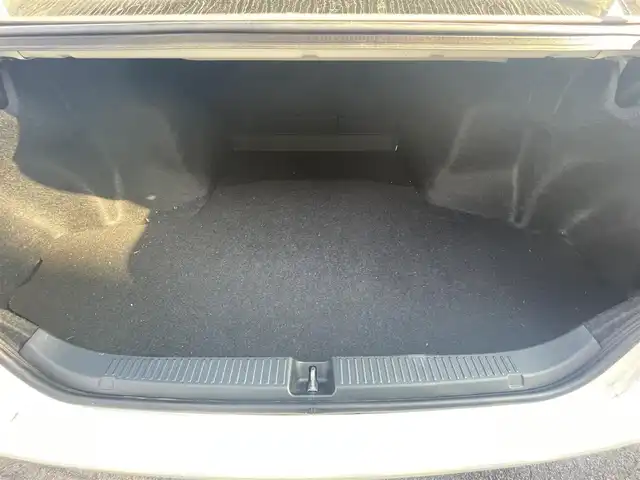 トヨタ マークＸ PREMIUM 愛知県 2012(平24)年 10.6万km ホワイトパールクリスタルシャイン (株)IDOMが運営する【じしゃロン名古屋鳴海店】の自社ローン対象車両になります。こちらは現金ご利用時の価格です。自社ローンご希望の方は別途その旨お申付け下さい。/純正SDナビ/Bluetooth/DVD再生/バックカメラ/ビルトインETC/ドライブレコーダー/前席パワーシート/前席シートヒーター/純正フロアマット/横滑り防止装置/オートライト/キセノンヘッドライト/W+サイド+カーテンエアバッグ/社外車高調