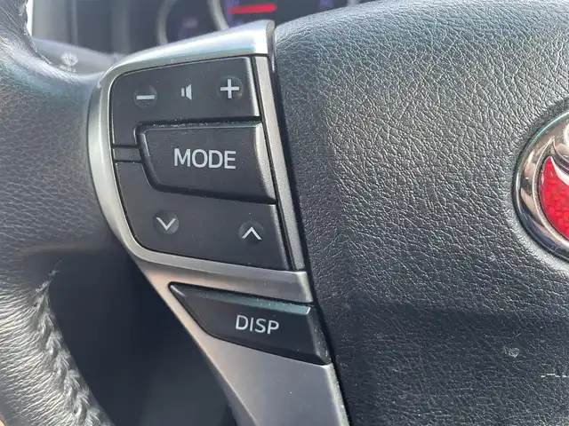 トヨタ マークＸ PREMIUM 愛知県 2012(平24)年 10.6万km ホワイトパールクリスタルシャイン (株)IDOMが運営する【じしゃロン名古屋鳴海店】の自社ローン対象車両になります。こちらは現金ご利用時の価格です。自社ローンご希望の方は別途その旨お申付け下さい。/純正SDナビ/Bluetooth/DVD再生/バックカメラ/ビルトインETC/ドライブレコーダー/前席パワーシート/前席シートヒーター/純正フロアマット/横滑り防止装置/オートライト/キセノンヘッドライト/W+サイド+カーテンエアバッグ/社外車高調