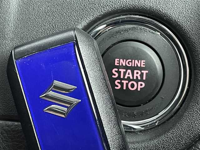 スズキ ソリオ HV MZ 道央・札幌 2023(令5)年 0.9万km ピュアホワイトP ・ワンオーナー/・４WD/・８インチナビ/　CD/DVD/SD/BT/フルセグ/・バックカメラ/・ビルトインETC/・デュアルカメラサポートブレーキ/・レーダークルーズコントロール/・レーンキープアシスト/・オートハイビーム/・クリアランスソナー/・両側パワースライドドア/・前席シートヒーター/・LEDヘッドライト/・フォグライト/・オートライト/・プッシュスタート/・スマートキー/・純正フロアマット/・ドアバイザー