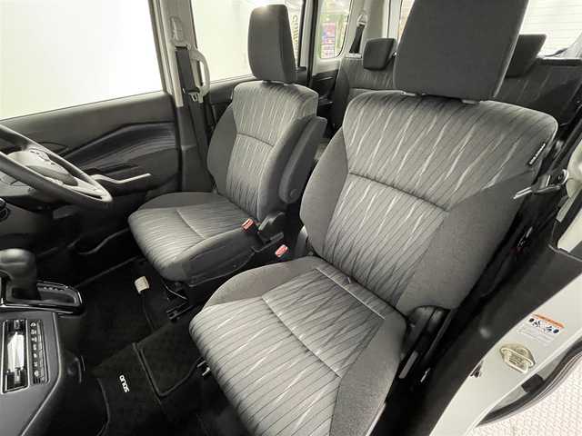 スズキ ソリオ HV MZ 道央・札幌 2023(令5)年 0.9万km ピュアホワイトP ・ワンオーナー/・４WD/・８インチナビ/　CD/DVD/SD/BT/フルセグ/・バックカメラ/・ビルトインETC/・デュアルカメラサポートブレーキ/・レーダークルーズコントロール/・レーンキープアシスト/・オートハイビーム/・クリアランスソナー/・両側パワースライドドア/・前席シートヒーター/・LEDヘッドライト/・フォグライト/・オートライト/・プッシュスタート/・スマートキー/・純正フロアマット/・ドアバイザー