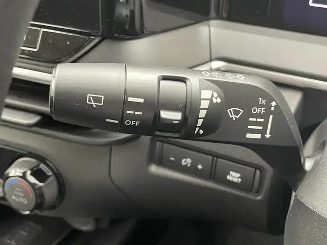 日産 ノート X 茨城県 2024(令6)年 0.4万km バーガンディー 純正9型ナビ/全方位カメラ/フルセグ/HDMI/置くだけ充電/デジタルインナーミラー/衝突被害軽減ブレーキ/車線逸脱抑制装置/オートマチックハイビーム/ソナー/ETC2.0/LEDヘッドライト/スマートキー