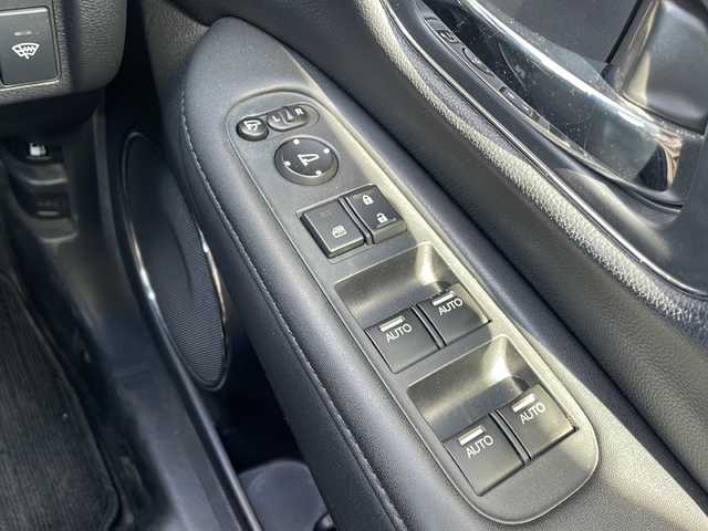 ホンダ ヴェゼル ハイブリッド Z 静岡県 2014(平26)年 8.4万km クリスタルブラックパール 安全機能/・シティーブレーキアクティブシステム/・リアウティブフォースペダル/純正ナビ/・フルセグTV/・CD/DVD/ラジオ/Bluetooth/主要装備/・バックカメラ/・シートヒーター/・レザーシート/・クルーズコントロール/・スマートキー/・プッシュスタート/・オートライト/・ホールド/・ETC/・パドルシフト