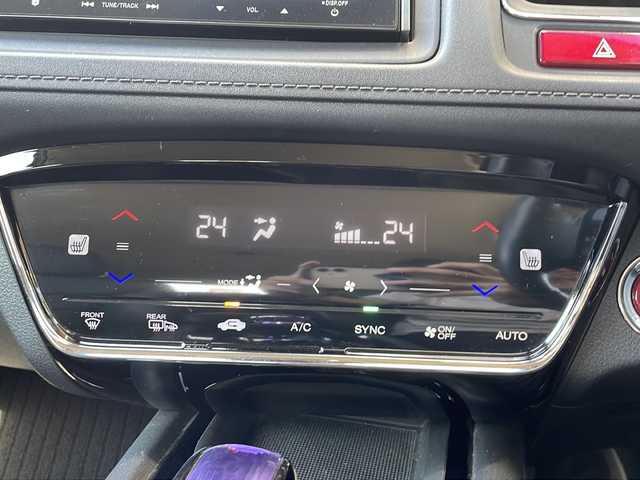 ホンダ ヴェゼル ハイブリッド Z 静岡県 2014(平26)年 8.4万km クリスタルブラックパール 安全機能/・シティーブレーキアクティブシステム/・リアウティブフォースペダル/純正ナビ/・フルセグTV/・CD/DVD/ラジオ/Bluetooth/主要装備/・バックカメラ/・シートヒーター/・レザーシート/・クルーズコントロール/・スマートキー/・プッシュスタート/・オートライト/・ホールド/・ETC/・パドルシフト