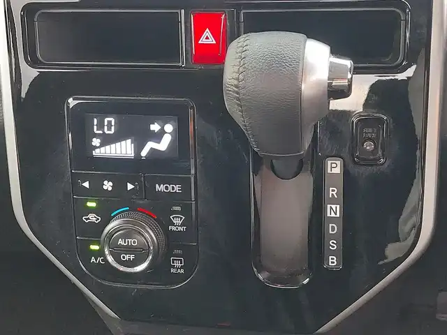 トヨタ ルーミー カスタムG 東京都 2020(令2)年 4.4万km ブラックマイカメタリック 純正ナビ/Bluetooth/オートマティックハイビーム/純正アルミホイール/両側パワースライドドア/バックカメラ/プッシュスタート/ETC/クルーズコントロール/スマートアシスト/衝突軽減ブレーキ/純正フロアマット/アイドリングストップ/取扱説明書/スペアキー