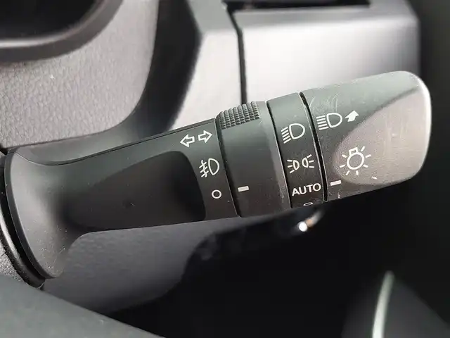 トヨタ ルーミー カスタムG 東京都 2020(令2)年 4.4万km ブラックマイカメタリック 純正ナビ/Bluetooth/オートマティックハイビーム/純正アルミホイール/両側パワースライドドア/バックカメラ/プッシュスタート/ETC/クルーズコントロール/スマートアシスト/衝突軽減ブレーキ/純正フロアマット/アイドリングストップ/取扱説明書/スペアキー