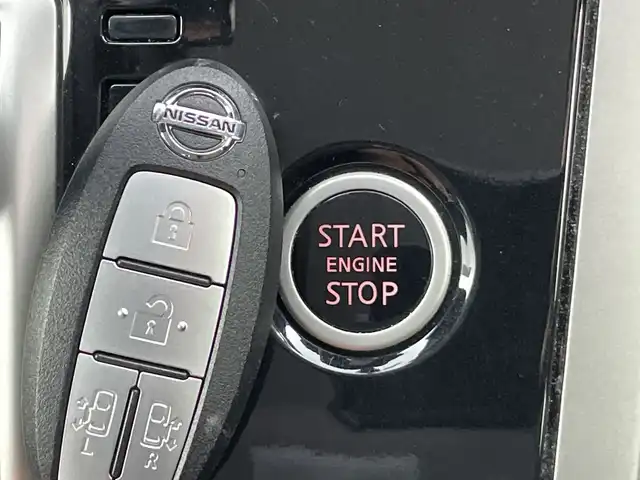日産 セレナ ハイウェイスター 愛知県 2017(平29)年 3.8万km ダイヤモンドブラック 社外ナビ/・Bluetooth/・CD/DVD/・フルセグテレビ/・SD音楽録音/バックカメラ/両側パワースライドドア/衝突軽減ブレーキ/レーンキープアシスト/オートマチックハイビーム/クルーズコントロール/前後ドライブレコーダー/ETC/LEDヘッドライト
