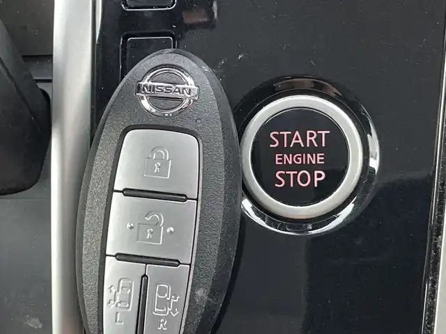日産 セレナ ハイウェイスター 愛知県 2017(平29)年 3.8万km ダイヤモンドブラック 社外ナビ/・Bluetooth/・CD/DVD/・フルセグテレビ/・SD音楽録音/バックカメラ/両側パワースライドドア/衝突軽減ブレーキ/レーンキープアシスト/オートマチックハイビーム/クルーズコントロール/前後ドライブレコーダー/ETC/LEDヘッドライト