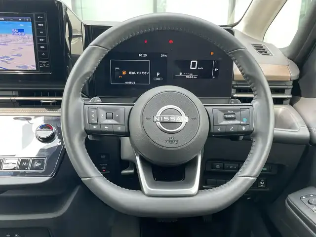 日産 セレナ ハイウェイスター V 香川県 2024(令6)年 1万km ダイヤモンドブラック 純正メモリーナビ/→AM/FM/CD/DVD/Bluetooth/フルセグTV/両側パワースライドドア/デジタルインナーミラー/プロパイロット/衝突軽減ブレーキ/ブラインドスポットモニター/ETC/ドライブレコーダー/パドルシフト/プッシュスタート/スマートキー/LEDヘッドライト/ステアリングスイッチ/純正フロアマット/純正16インチアルミホイール/コーナーセンサー