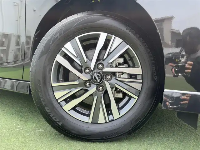 日産 セレナ ハイウェイスター V 香川県 2024(令6)年 1万km ダイヤモンドブラック 純正メモリーナビ/→AM/FM/CD/DVD/Bluetooth/フルセグTV/両側パワースライドドア/デジタルインナーミラー/プロパイロット/衝突軽減ブレーキ/ブラインドスポットモニター/ETC/ドライブレコーダー/パドルシフト/プッシュスタート/スマートキー/LEDヘッドライト/ステアリングスイッチ/純正フロアマット/純正16インチアルミホイール/コーナーセンサー