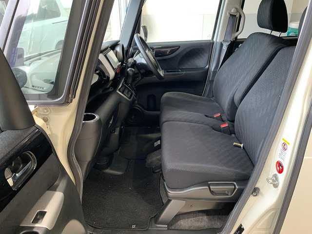 ホンダ Ｎ ＢＯＸ カスタム G Aパッケージ 新潟県 2014(平26)年 5.6万km プレミアムホワイトパール (株)IDOMが運営する【じしゃロン福井店】の自社ローン専用車両になりますこちらは現金またはオートローンご利用時の価格です。自社ローンご希望の方は別途その旨お申付け下さい/社外ナビ/CD/DVD/フルセグTV/衝突被害軽減システム/パワースライドドア/ETC/アイドリングストップ/純正アルミホイール/オートライト/フォグライト/ステアリングスイッチ/プッシュスタート/スマートキー/スペアキー/保証書、取扱説明書