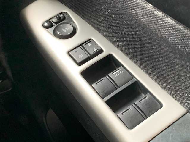 ホンダ Ｎ ＢＯＸ カスタム G Aパッケージ 新潟県 2014(平26)年 5.6万km プレミアムホワイトパール (株)IDOMが運営する【じしゃロン福井店】の自社ローン専用車両になりますこちらは現金またはオートローンご利用時の価格です。自社ローンご希望の方は別途その旨お申付け下さい/社外ナビ/CD/DVD/フルセグTV/衝突被害軽減システム/パワースライドドア/ETC/アイドリングストップ/純正アルミホイール/オートライト/フォグライト/ステアリングスイッチ/プッシュスタート/スマートキー/スペアキー/保証書、取扱説明書