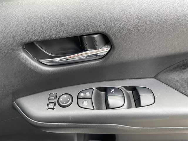 日産 セレナ ハイウェイスター Vセレクション 福島県 2017(平29)年 7.8万km ブリリアントホワイトパール ワンオーナー/4WD/純正9インチメモリーナビ/CD/DVD/BD/SD/BT/USB/フルセグTV/セーフティパックB/プロパイロット/インテリジェントアラウンドビューモニター/インテリジェントルームミラー/両側パワースライドドア/レーダークルーズコントロール/クリアランスソナー/ステアリングリモコン/アイドリングストップ/ロッドホルダー/純正ドライブレコーダー/ビルトインETC/USB充電ポート/オートライト/LEDヘッドライト/フォグライト/電動パーキングブレーキ/プッシュスタート/純正ドアバイザー/純正フロアマット