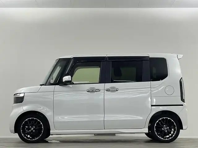 ホンダ Ｎ ＢＯＸ カスタム ターボ 福島県 2024(令6)年 0.5万km プラチナホワイトパール 純正９型ナビ　両側電動　衝突軽減　前席シートヒーター　フルセグＴＶ　バックカメラ　純フロアマット　１５インチＡＷ　レーンアシスト　追従クルコン　オートライト　純正マット
