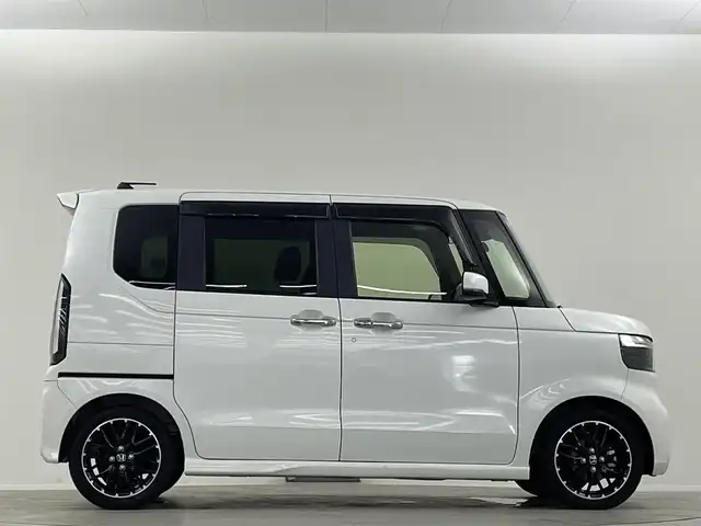 ホンダ Ｎ ＢＯＸ カスタム ターボ 福島県 2024(令6)年 0.5万km プラチナホワイトパール 純正９型ナビ　両側電動　衝突軽減　前席シートヒーター　フルセグＴＶ　バックカメラ　純フロアマット　１５インチＡＷ　レーンアシスト　追従クルコン　オートライト　純正マット