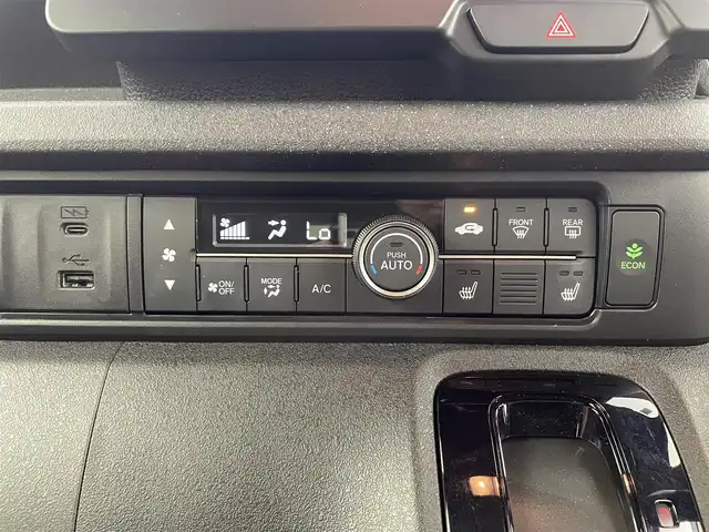 ホンダ Ｎ ＢＯＸ カスタム ターボ 福島県 2024(令6)年 0.5万km プラチナホワイトパール 純正９型ナビ　両側電動　衝突軽減　前席シートヒーター　フルセグＴＶ　バックカメラ　純フロアマット　１５インチＡＷ　レーンアシスト　追従クルコン　オートライト　純正マット