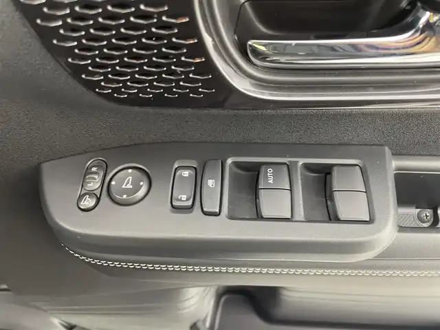 ホンダ Ｎ ＢＯＸ カスタム ターボ 福島県 2024(令6)年 0.5万km プラチナホワイトパール 純正９型ナビ　両側電動　衝突軽減　前席シートヒーター　フルセグＴＶ　バックカメラ　純フロアマット　１５インチＡＷ　レーンアシスト　追従クルコン　オートライト　純正マット