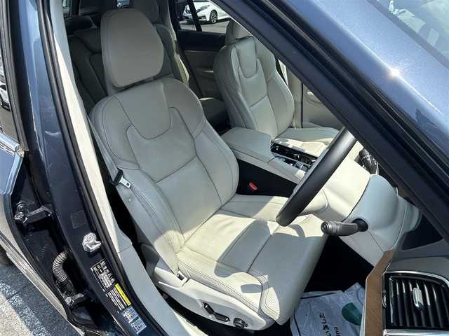 ボルボ ＸＣ９０ D5 AWD インスクリプション 埼玉県 2020(令2)年 3.6万km 紺 白革シート/harman/kardon /アダプティブクルーズコントロール /Apple Car Play /純正ナビ /全周囲カメラ /ヘッドアップディスプレイ /ブラインドスポットモニター /全席シートヒーター /前席シートエアコン/電動リアゲート